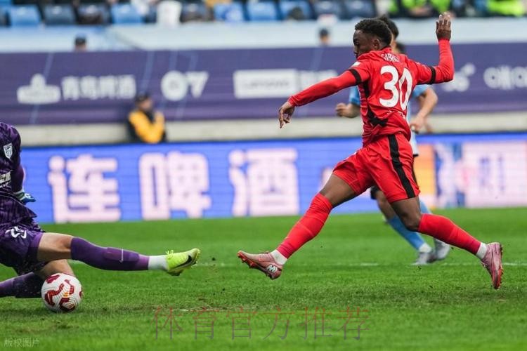 大反转!上港必走之人又要回来了?沪媒透露球队骚操作,球迷热议 大反转!上港必走之人又要回来了?沪媒透露球队骚操作,球迷热议