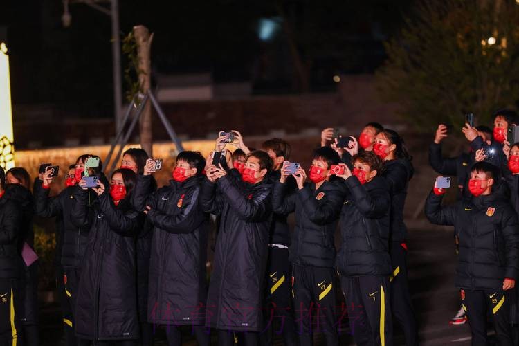 中国力量合力向上 上汽荣威成为中国国家女子足球队高级合作伙伴 中国力量合力向上 上汽荣威成为中国国家女子足球队高级合作伙伴